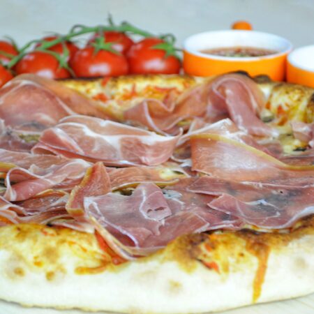 Pizza Prosciutto e Funghi